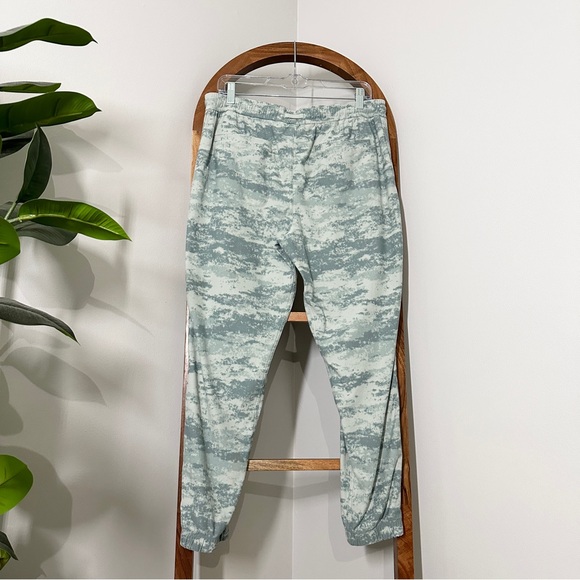 Athleta LARGE Farallon Knit Jogger Pants in Fog Camo - Picture 5 of 11